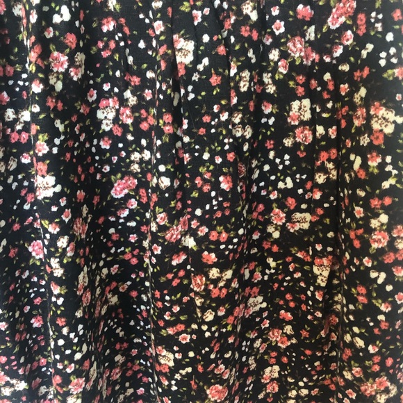 Urban Behaviour Floral Mini-Skirt - Picture 2 of 4